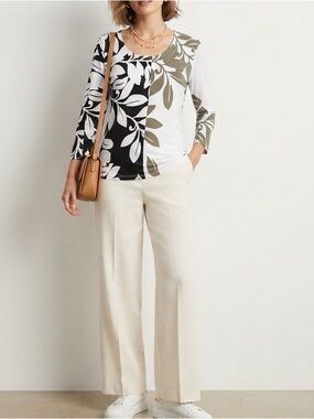 Women’s Black and White Split Leaf-Print Long Sleeve Tee by Alfred Dunner